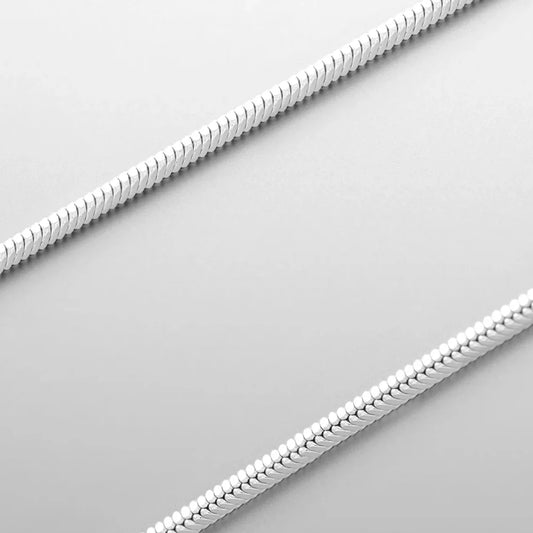 MINIMAL CHAIN NECKLACE