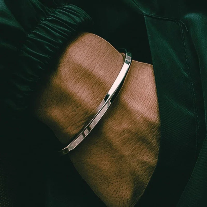 CURVED BRACELET