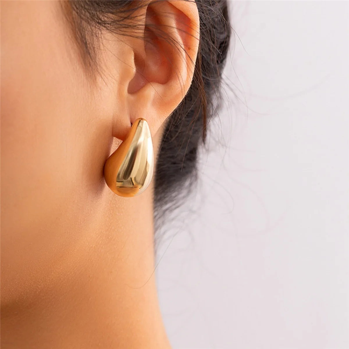 DROP EARRINGS