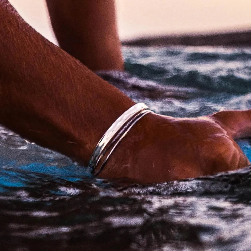 EXCLUSIVE UNISIZE CUFF IN SILVER